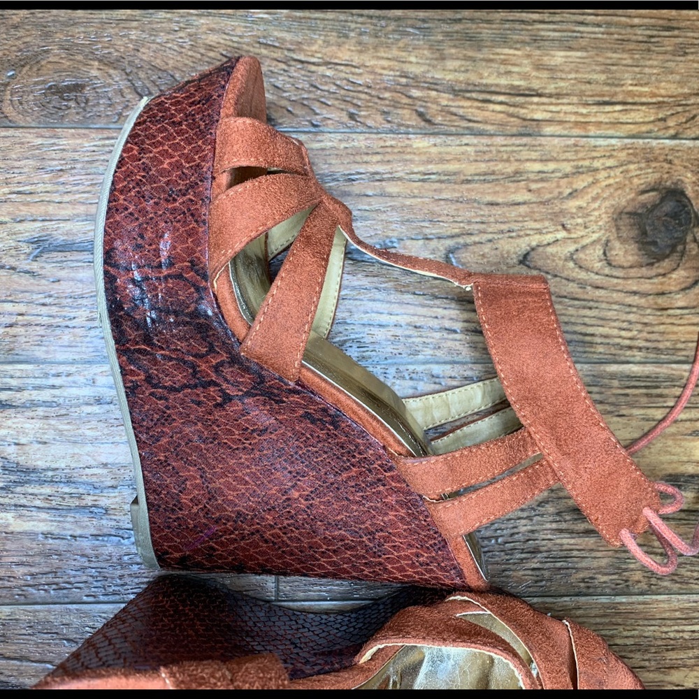 Women’s shoes